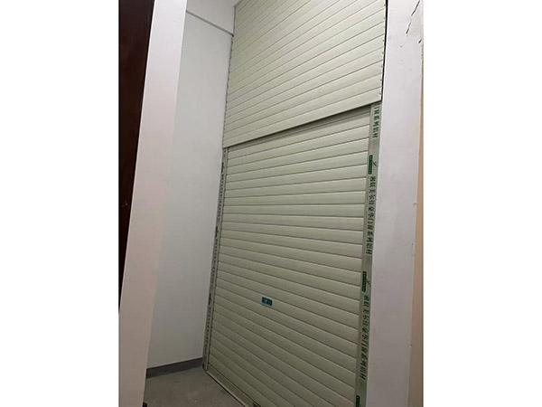 卷闸门